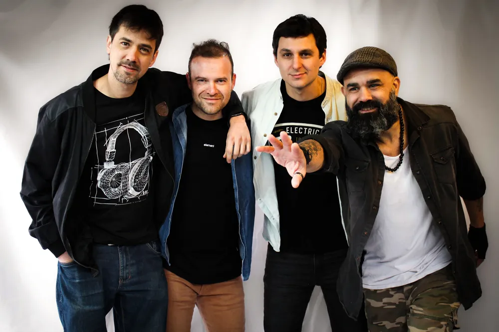 Perro-Band-26-07-22-01