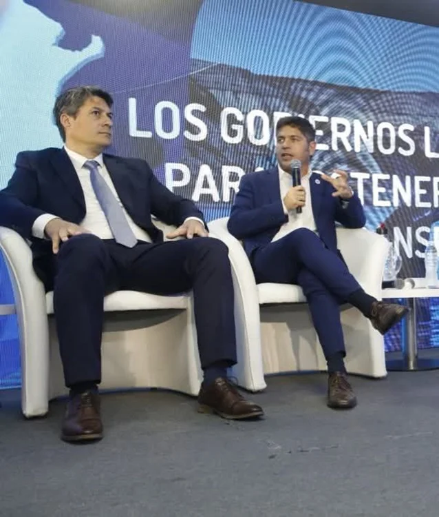 Axel-Kiciloff-Juan-Manuel-García-26-06-04-02